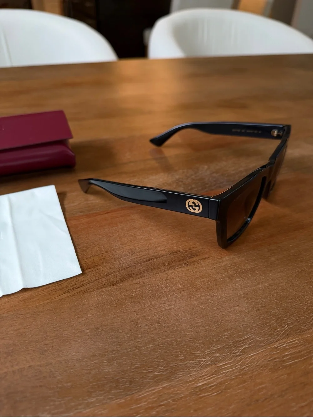 BRAND NEW!! Gucci Black Square Sunglasses with Gold GG Logo